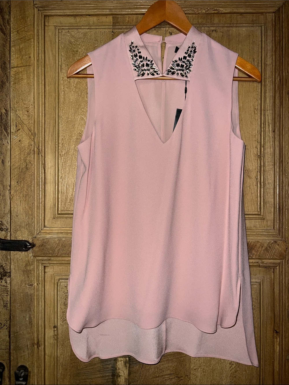 BCBGMaxAzria Blush Pink Sleeveless V-Neck Beaded Collar Top